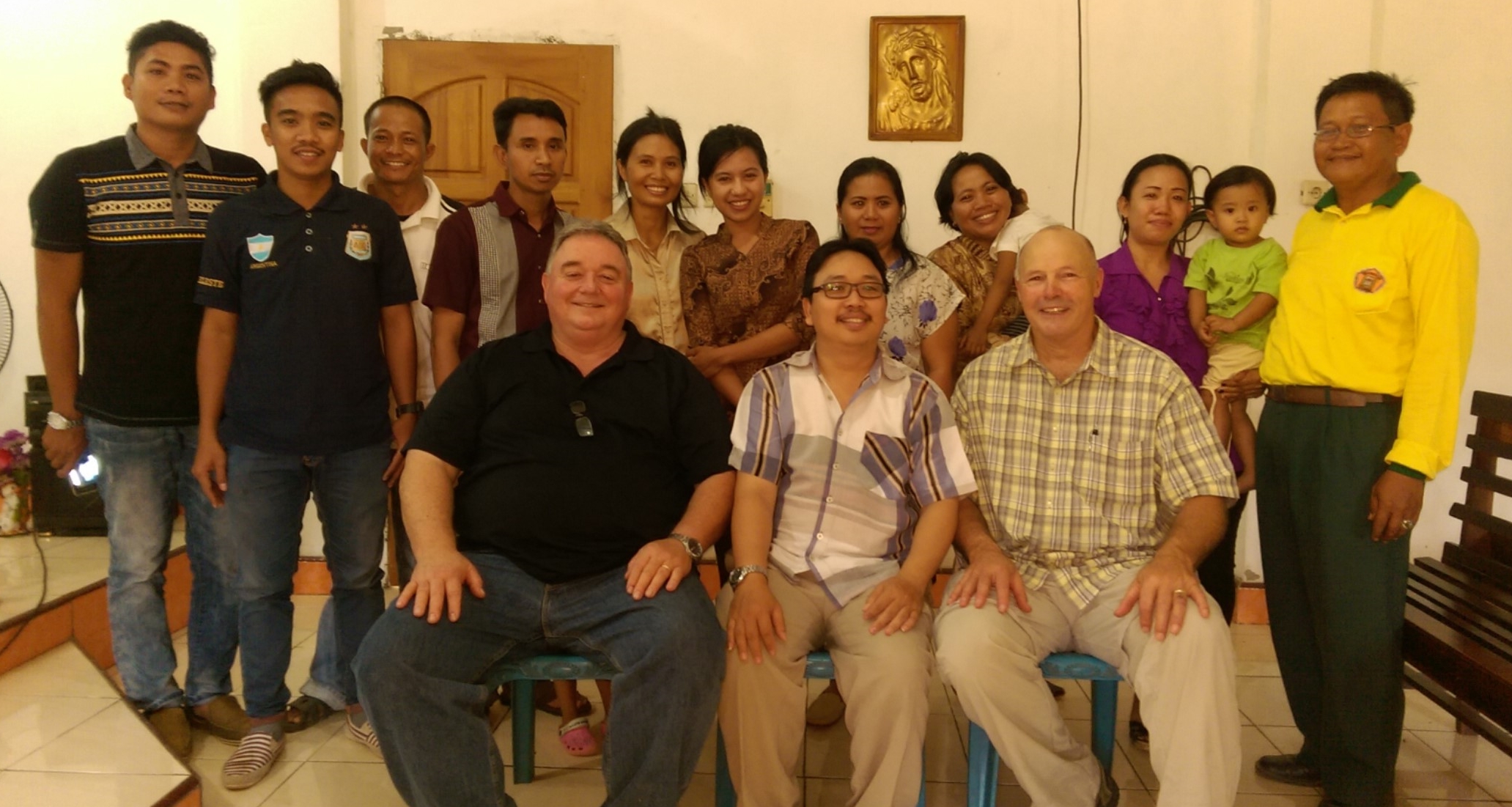 Vineyard Institute Indonesia students after a class on the Kingdom of God, pictured with Keith Henderson, Yusak Tanasyah, and Roy Conwell (in front).