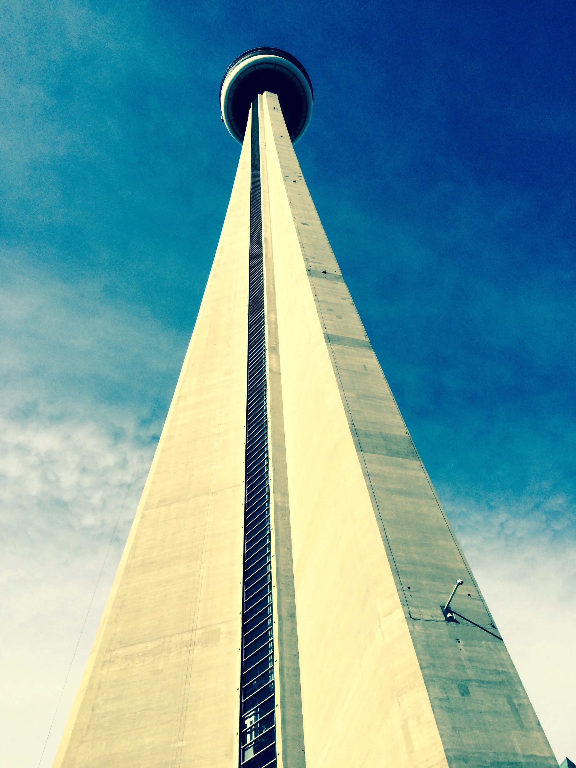 Canada-Toronto-tower.jpg