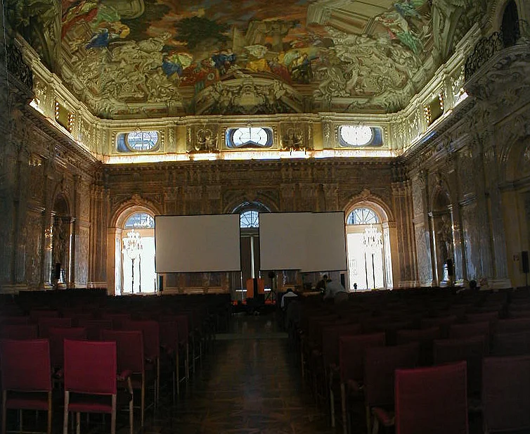 festsaal1_pan.jpg