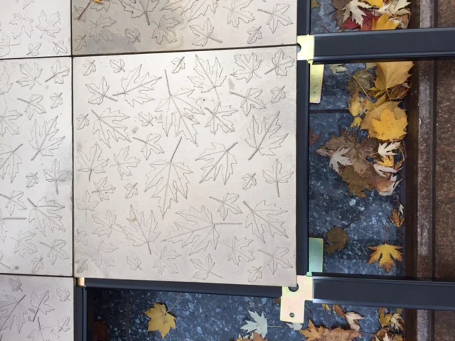 Oslo Byes Vel er imponert over de nye platene på Bankplassen