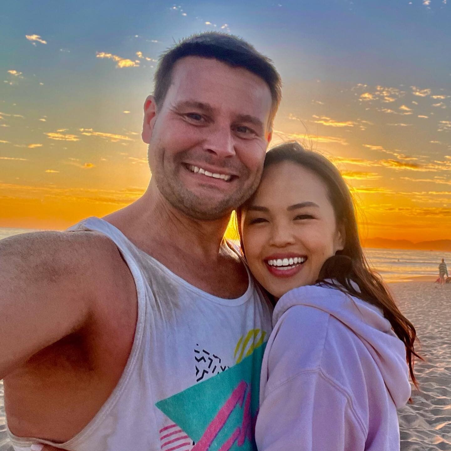 Nothing beats the beach life with your babe! And these beautiful sunsets 🌅 😍