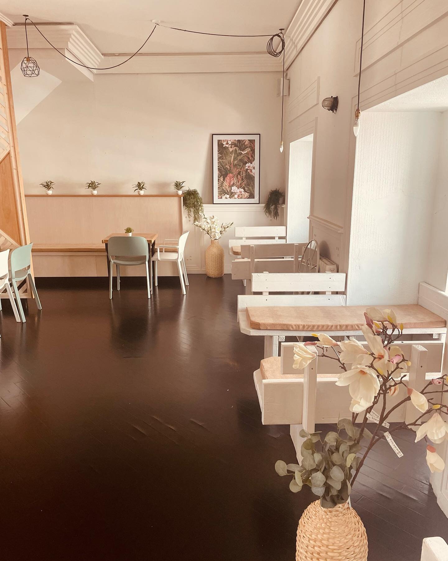 Almost there for our mini make over &hellip;. We are loving this zen floaty vibe we have created - restaurateur / interior designer team work makes the dream work  #redesign #chill #zen #teamwork #flowers #restaurantdesign #cafedesign #design #painti
