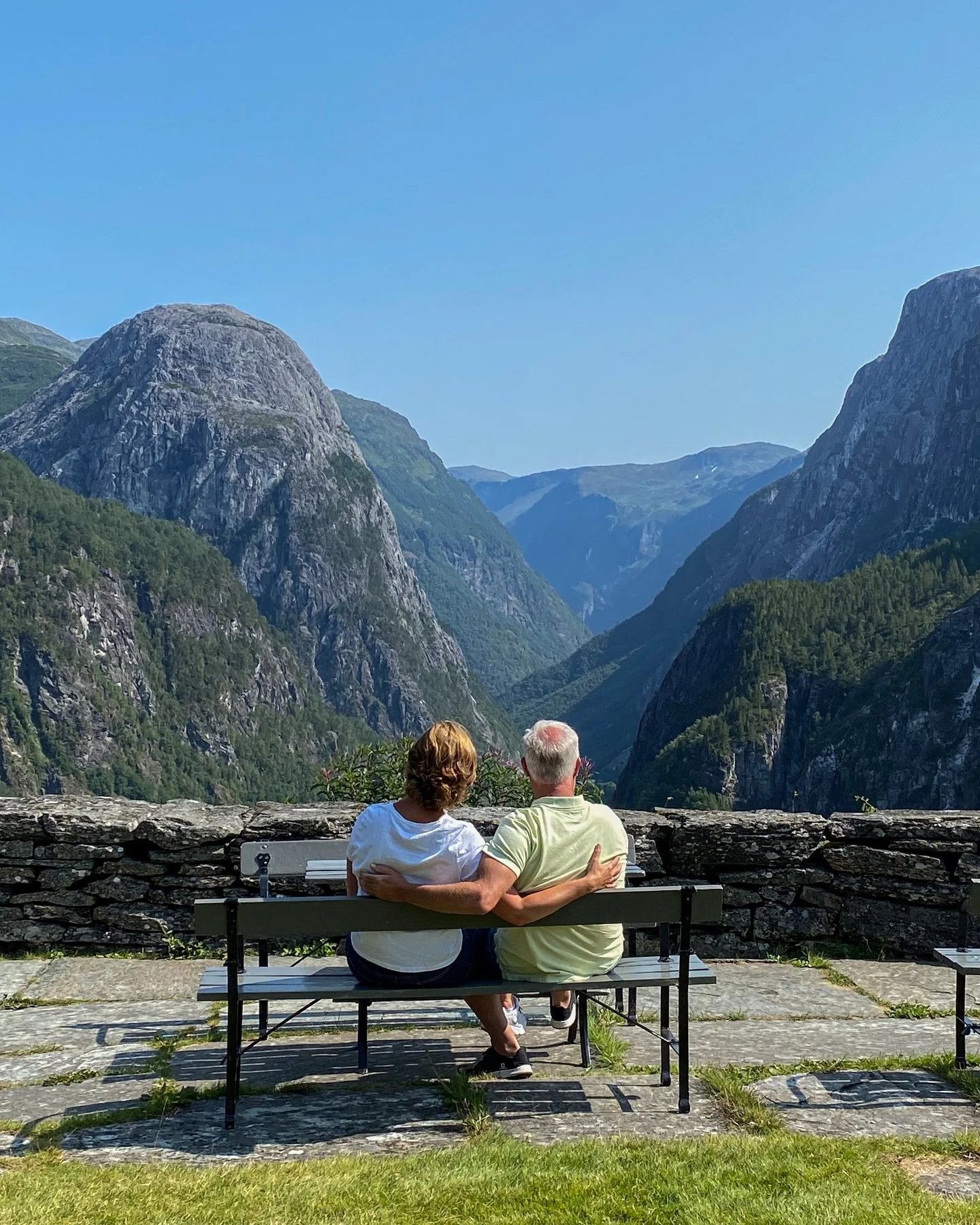 Hope everyone has a great Valentine's Day with their loved ones today, whether it's with their sweetheart, spouse, parents, siblings, children or friends 💘