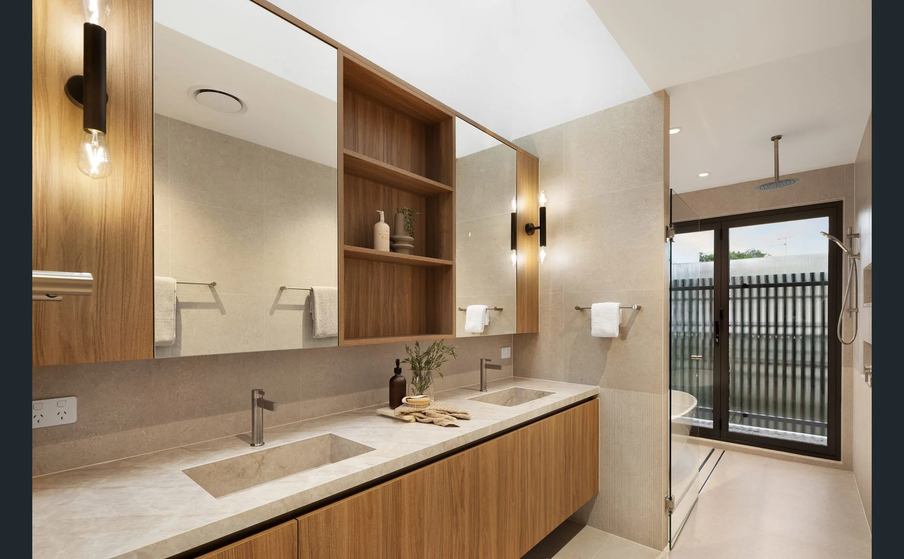 ensuite.jpeg