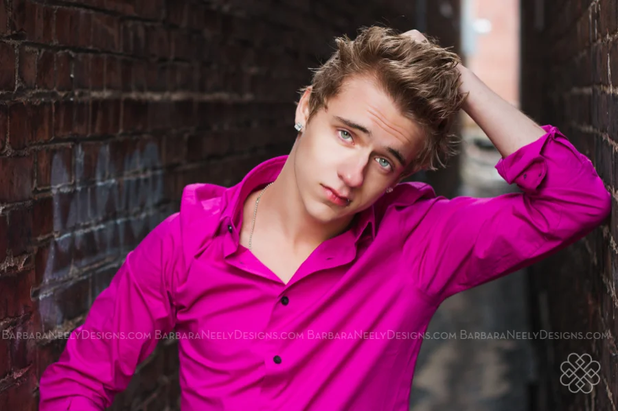 Senior guy in alleyway