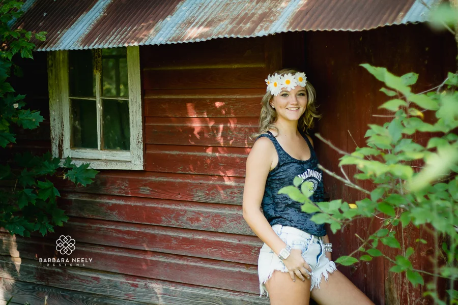 Best Country Girl Senior Pictures in the Ozarks