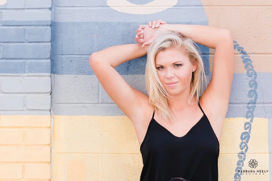 gorgeous senior girl photo session on mural