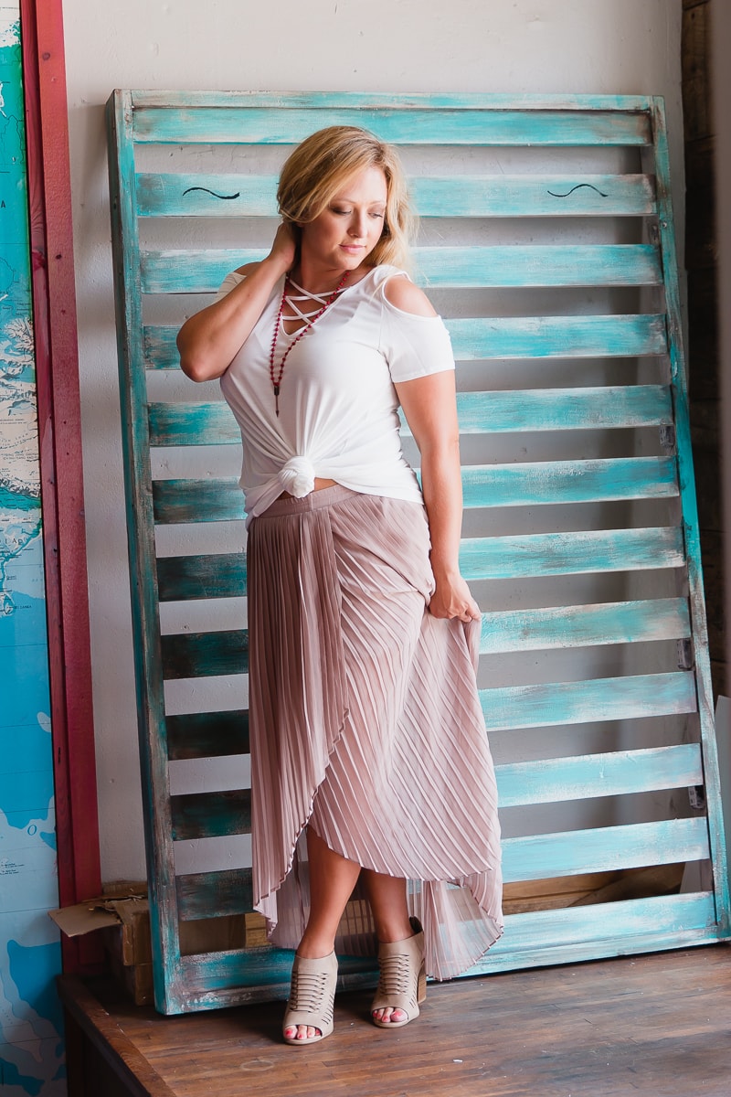 what_to_wear_for_senior_pictures_FlyingVMercantile_BoutiqueFeature_124.jpg