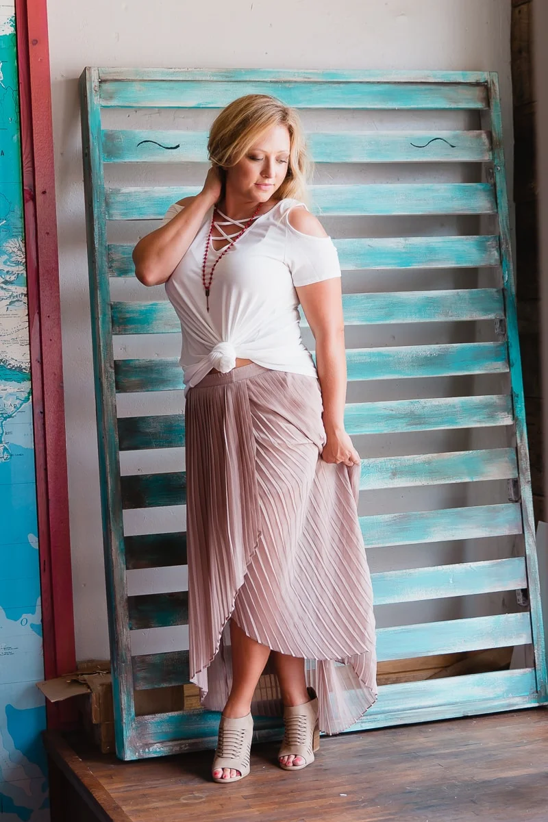 what_to_wear_for_senior_pictures_FlyingVMercantile_BoutiqueFeature_124.jpg