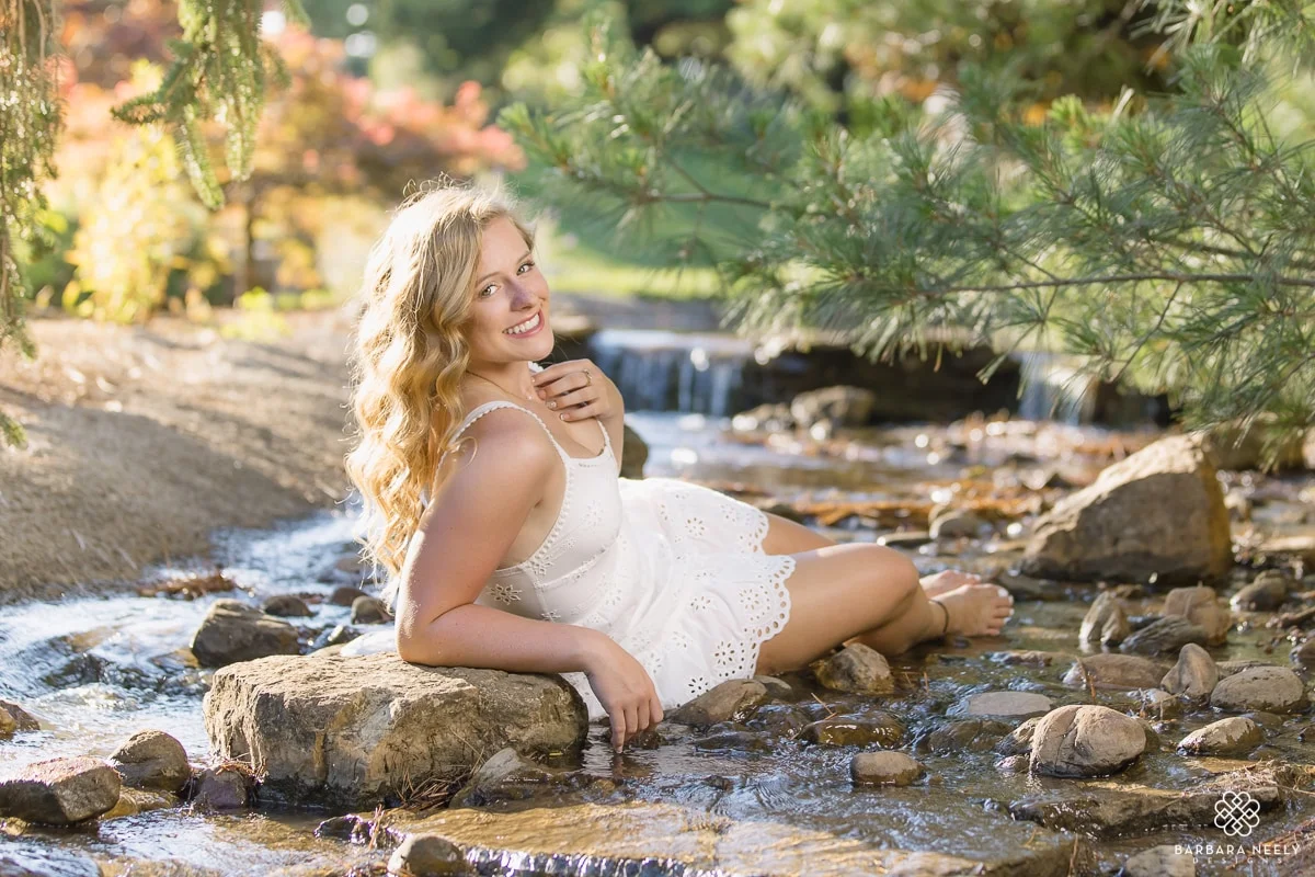 summer_senior_pictures_in_a_creek__.jpg