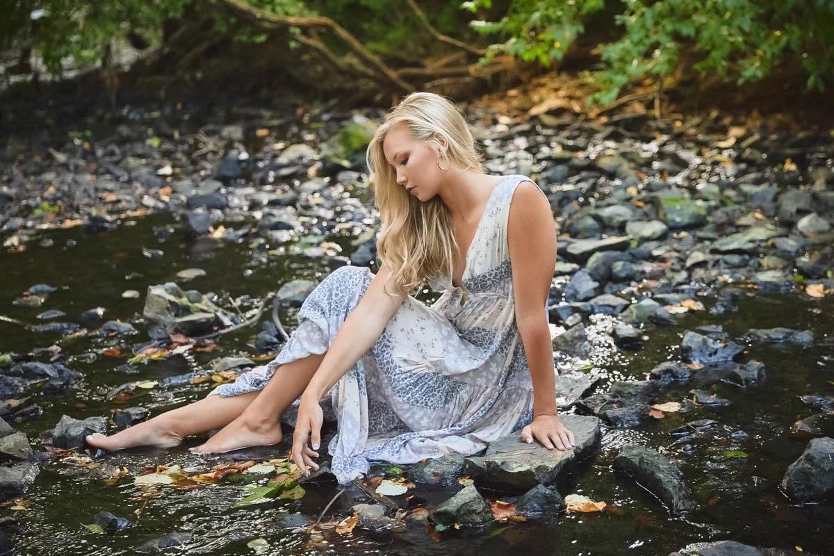 creek senior pictures_ 1.jpg