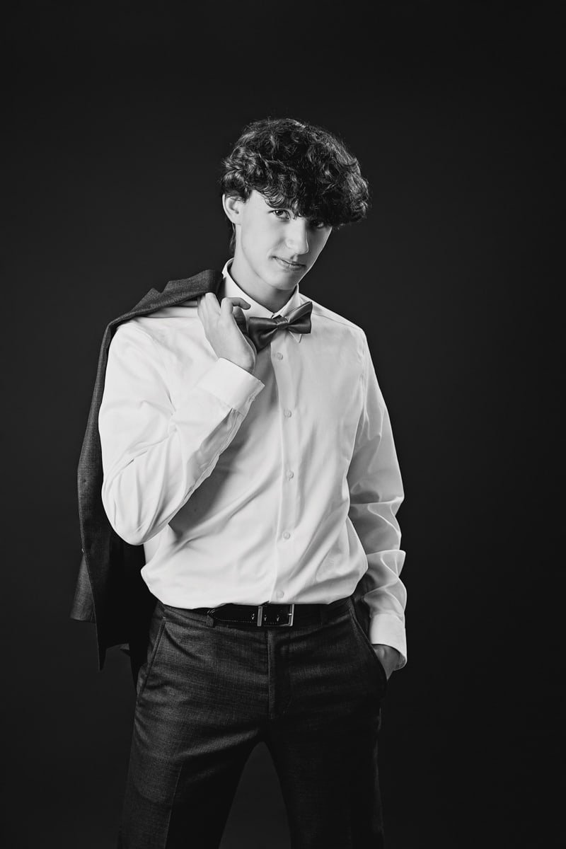 modern studio senior portraits_ 8963.jpg