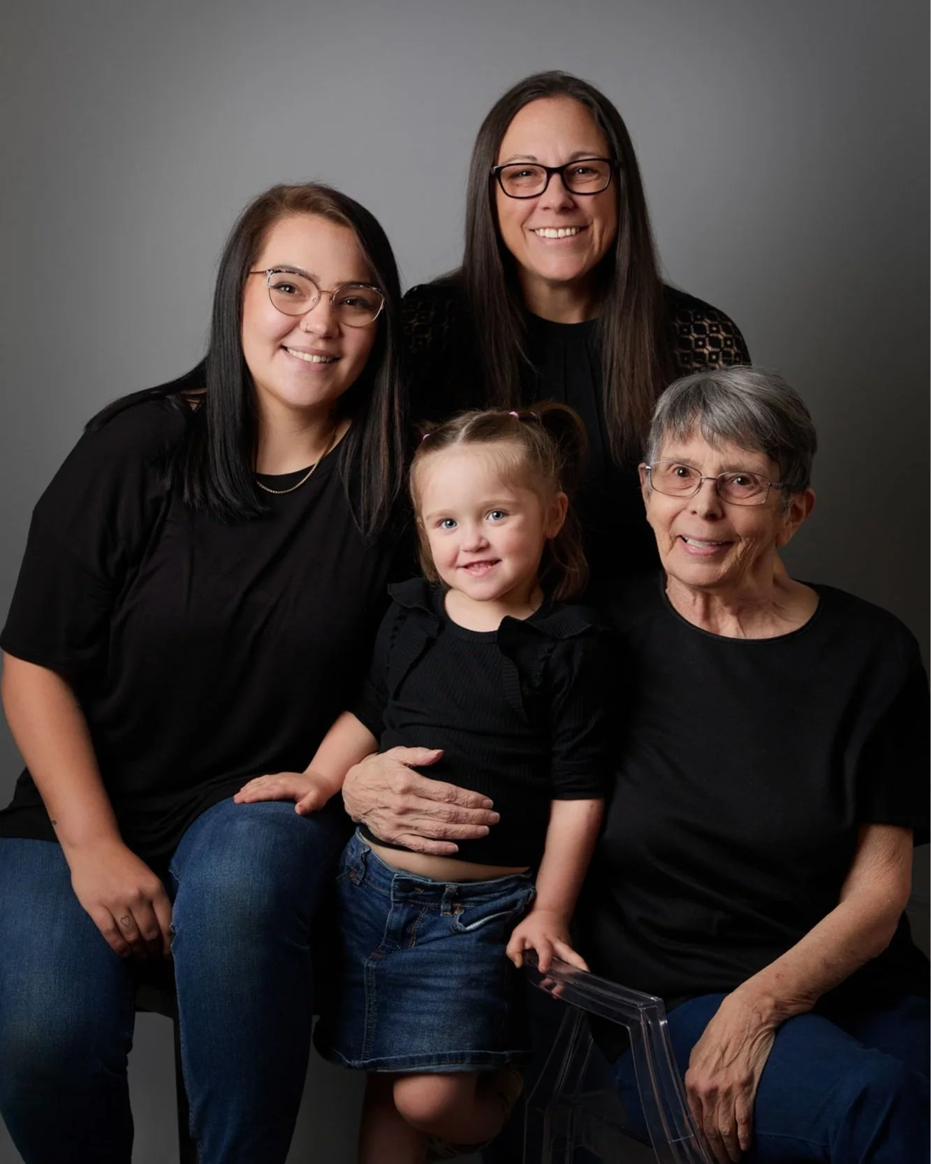 modern+studio+family+portraits_+3478.jpg
