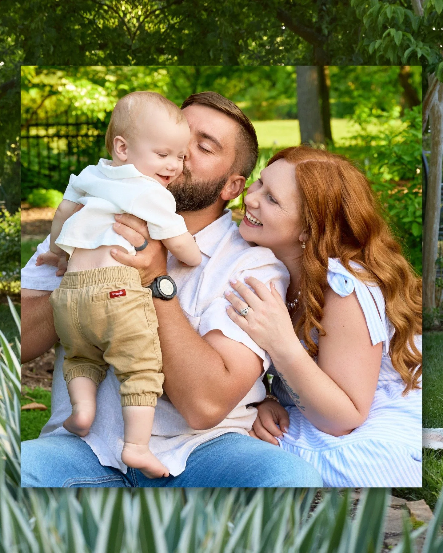 Dear Instagram, I need more than 10 slides. 

How beautiful is this family?! I'm absolutely smitten. 

#familypictures #springfieldmo #bndlittles