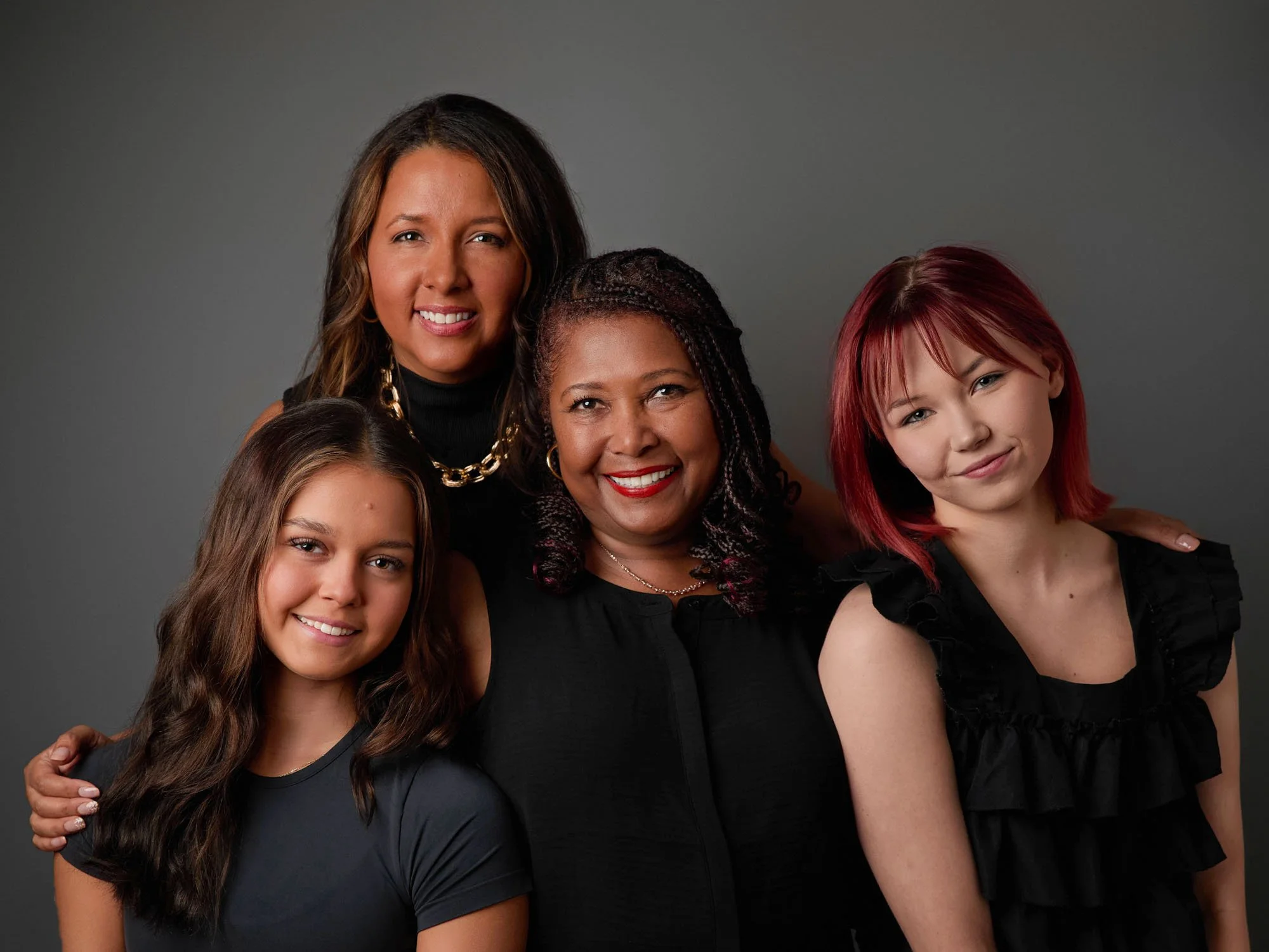 modern studio family portraits__.jpg