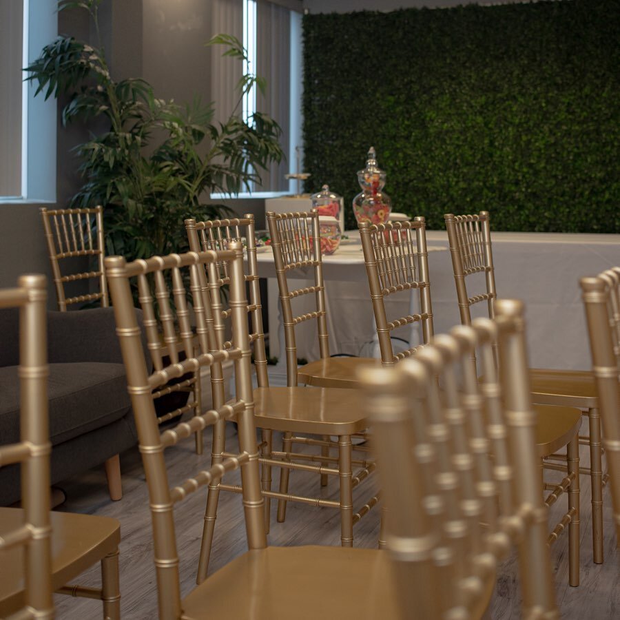 Thank you to @_eestudio  for trusting us to decor their record label ✨

Gold and green theme 🌿✨
.
.
.
Featuring our beautiful green wall 🌿

Rentals 
Gold chiavari chair @luxeventrental
Tea cart @luxeventrental 
Candy jar 🍭 🍬 @luxeventrental
White