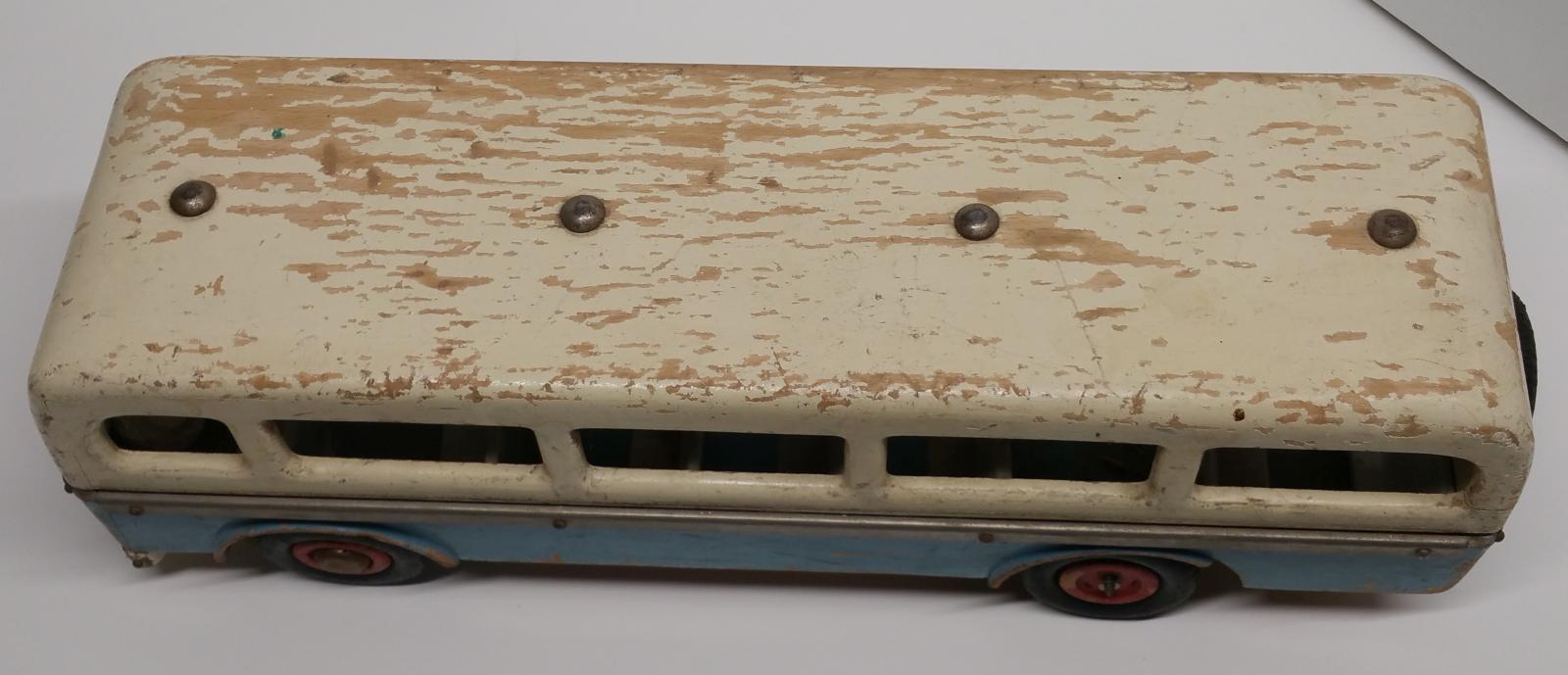 hand-made-wooden-bus-3.jpg
