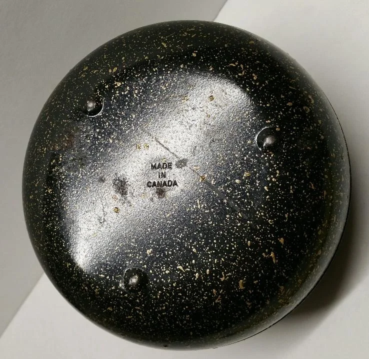 curling-stone-ashtray-canada-5.jpg