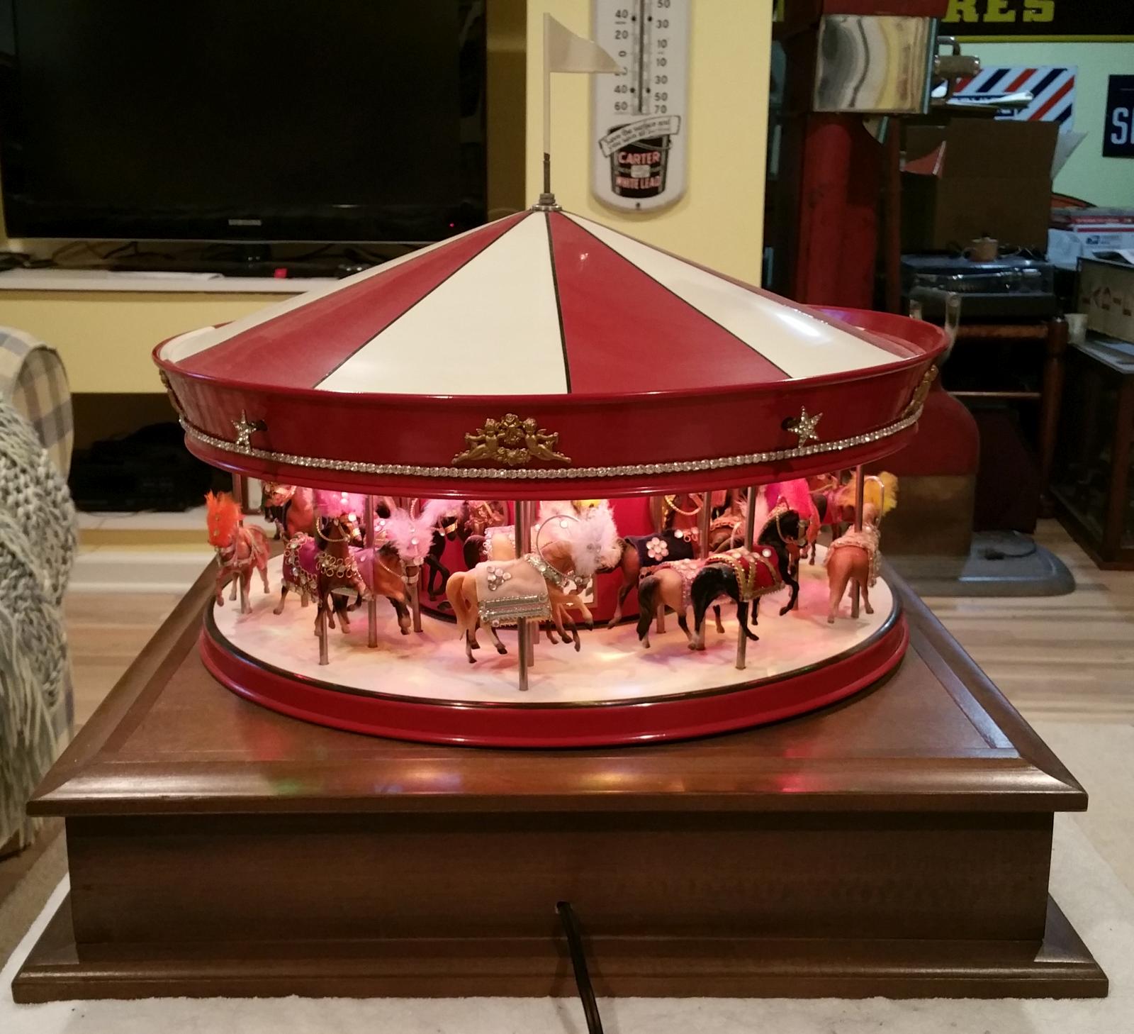 mccoy-trains-mechanical-circus-carousel-3.jpg