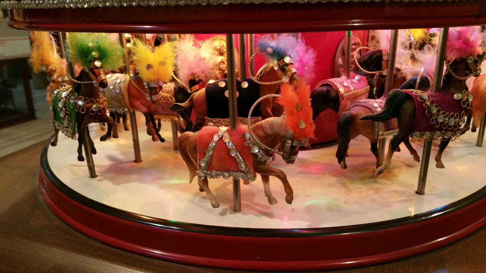 mccoy-trains-mechanical-circus-carousel-4.jpg
