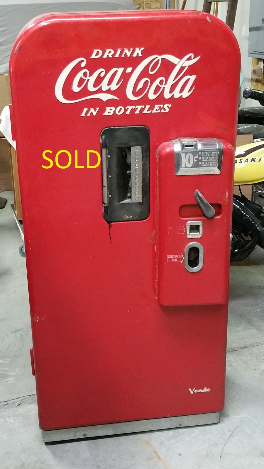 coca-cola-vendo-39-coke-machine-11.jpg