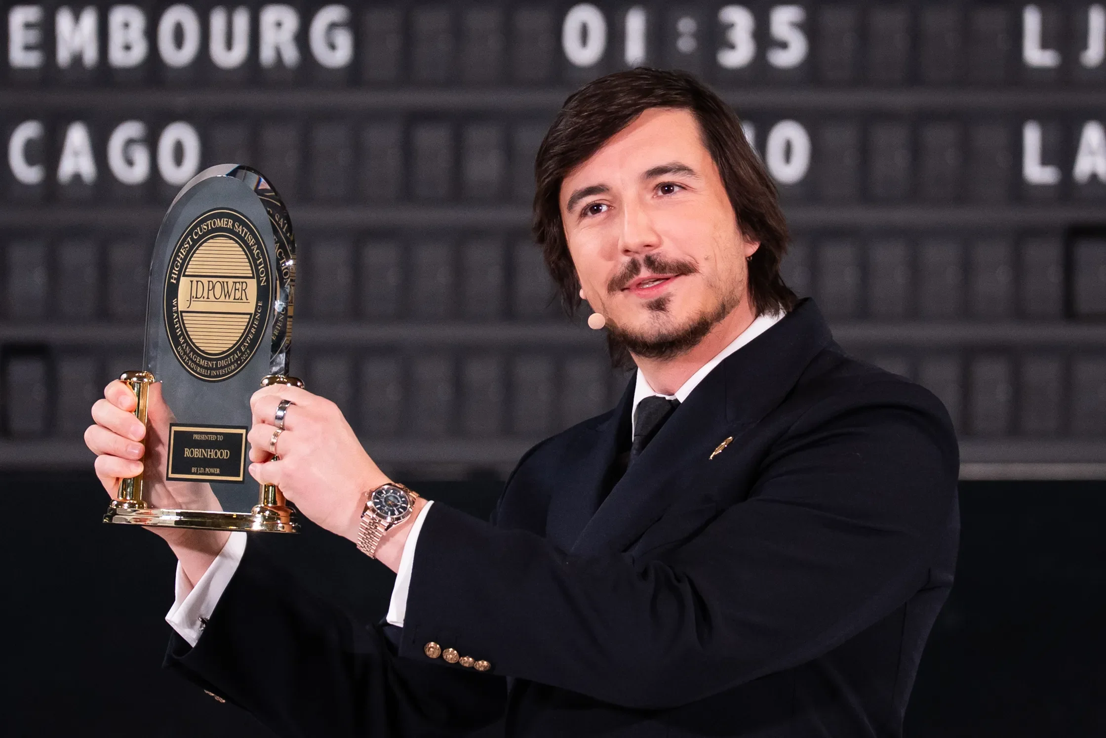 Robinhood's Vlad Tenev Wants You to Vibe Code Your Way Out of the Permanent Underclass