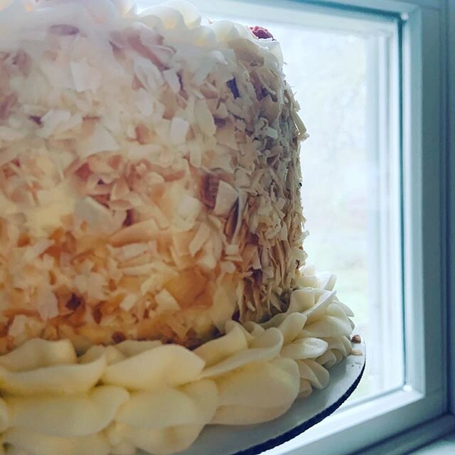 #coconutcake #cakes #cakestagram #explorepage #freedelivery #capecoddelivery #capecodfood #eatcake #pastrycheflife