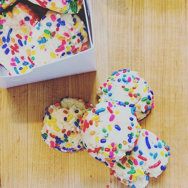 Rainbow sprinkle butter cookies!! 🌈 #rainbows #pride #pridemonth #pridecookies #capecod #capecodlife #cookies #sprinklecookies #pridecookies #cookiedelivery
