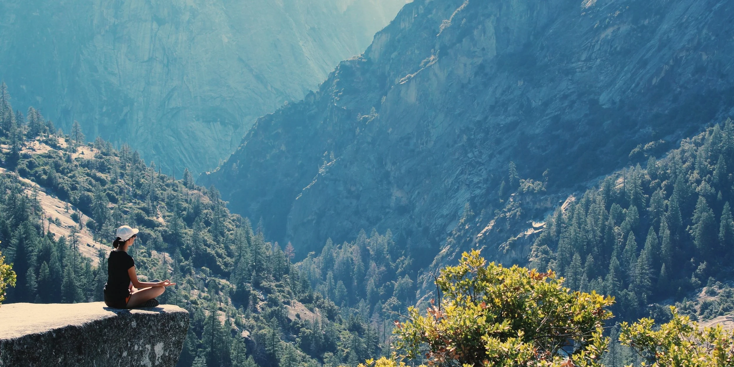 adventure-cliff-environment-906097.jpg