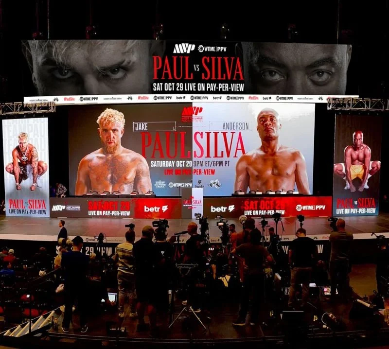  Overseeing multiple stage graphics for boxing conferences and Pay-Per-View events   