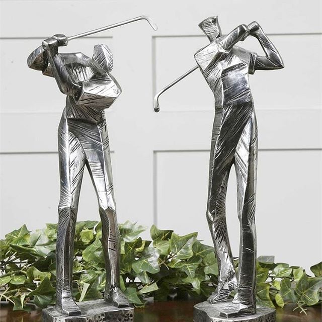 For the avid golfer in your life. Our Practice shot set features two sculptures in metallic silver with a matte black glaze. 
Visit the link in bio to get your set! ⛳