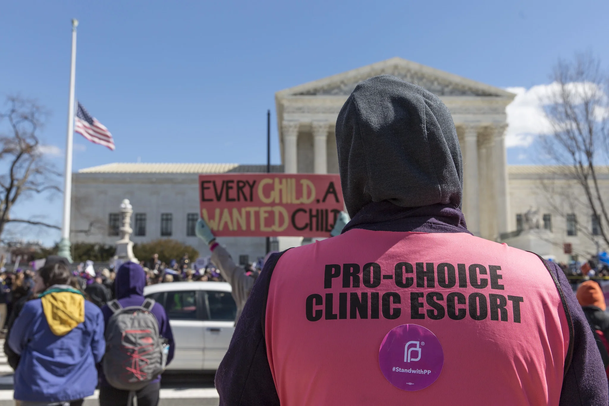 " Pro-Choice Clinic Escort " by Lorie Shaull is licensed under CC BY 2.0