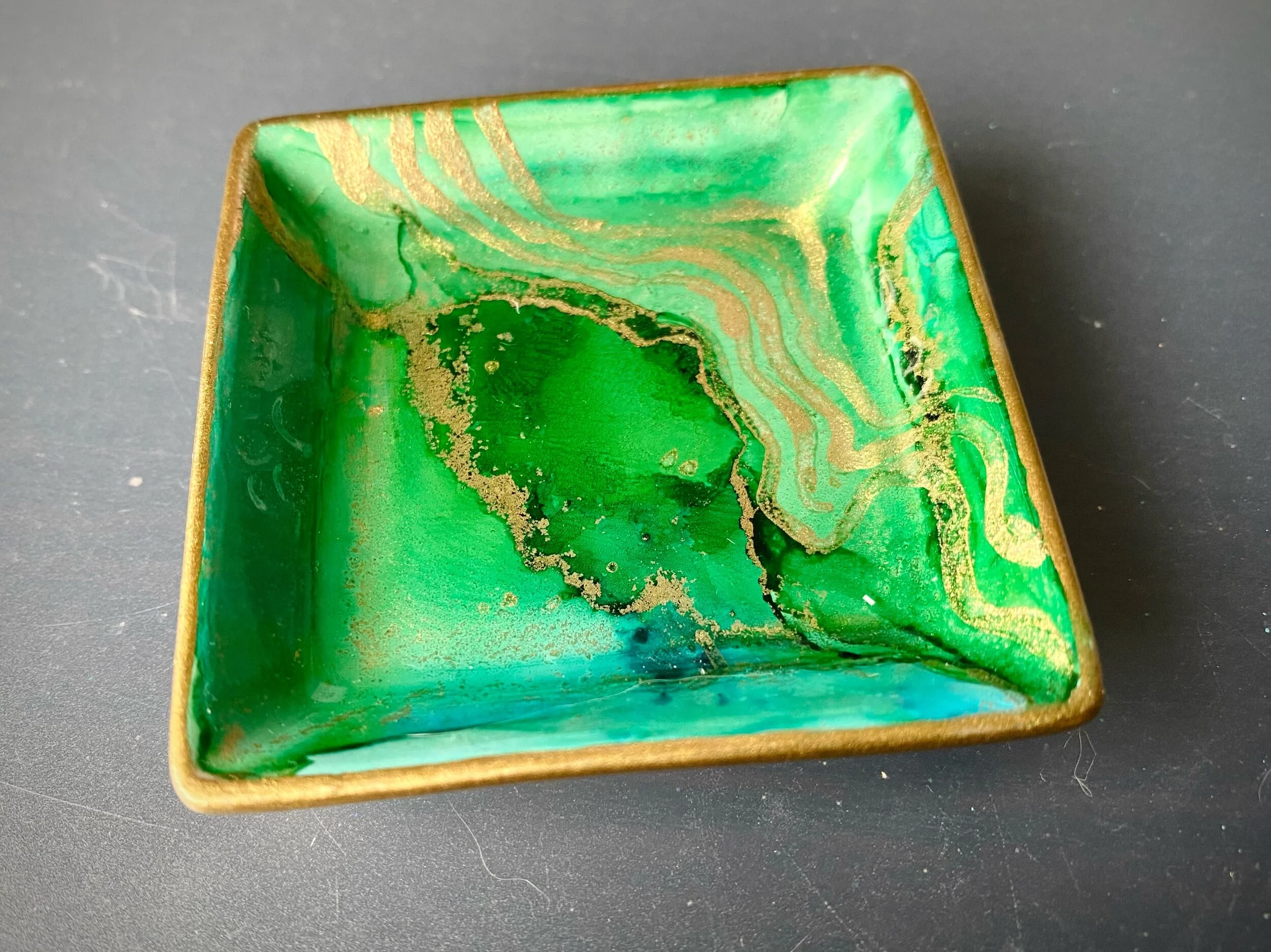 Green gold jewelry dish