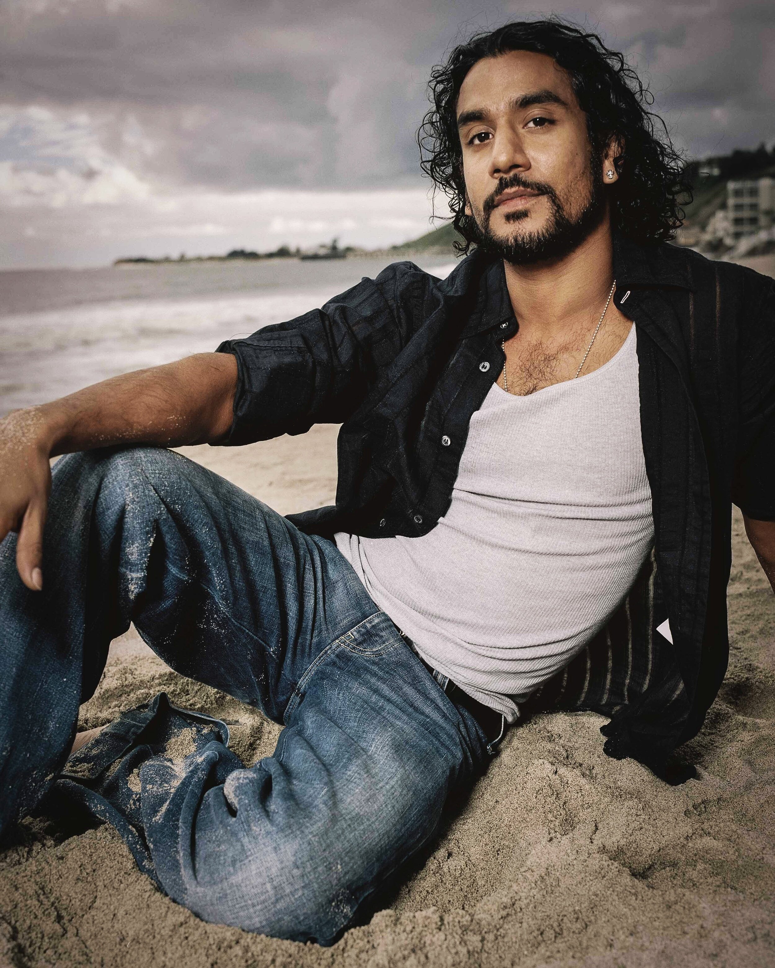 Naveen Andrews,Malibu