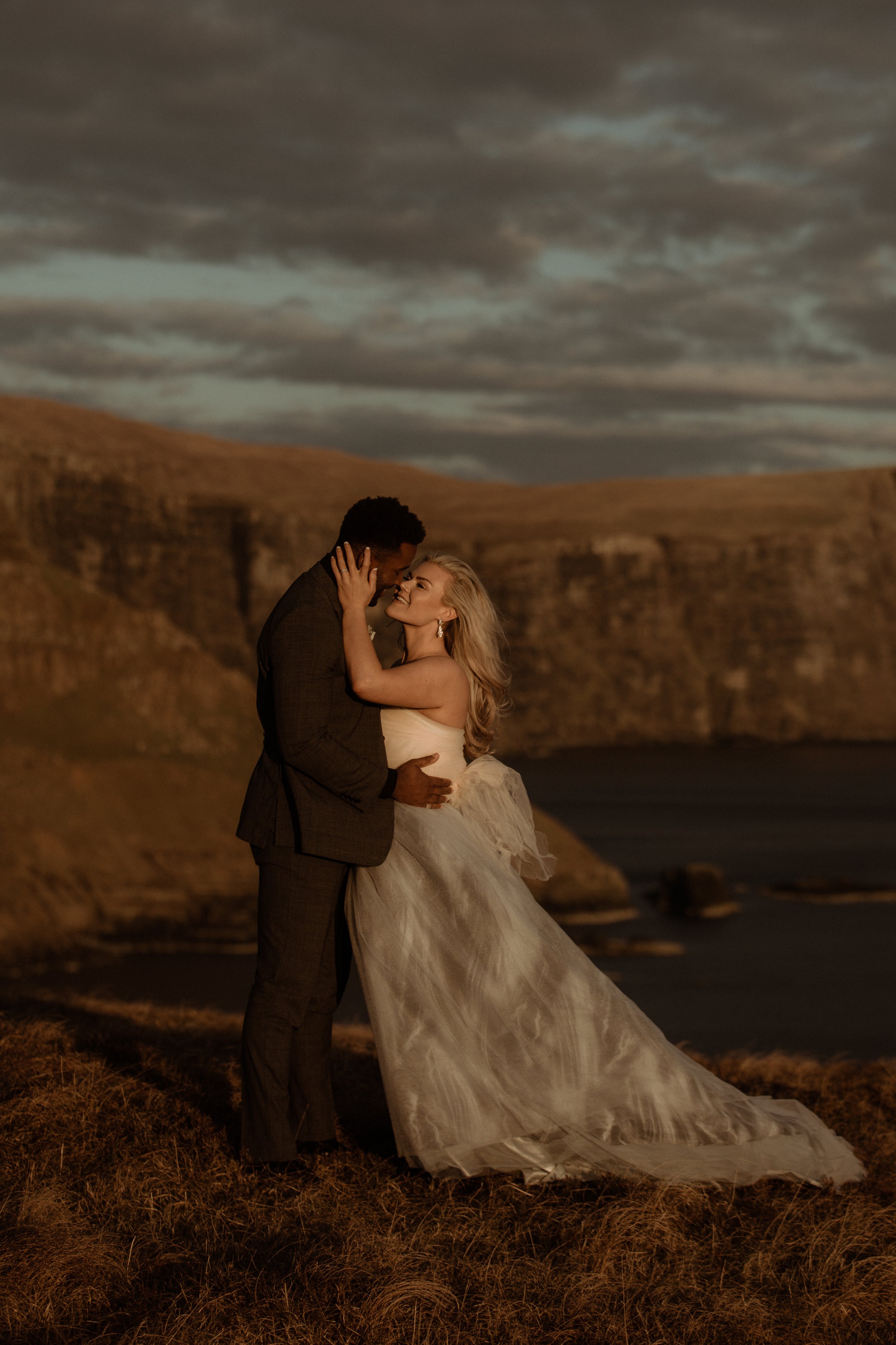 Sunset elopement at Neist Point, Isle of Skye