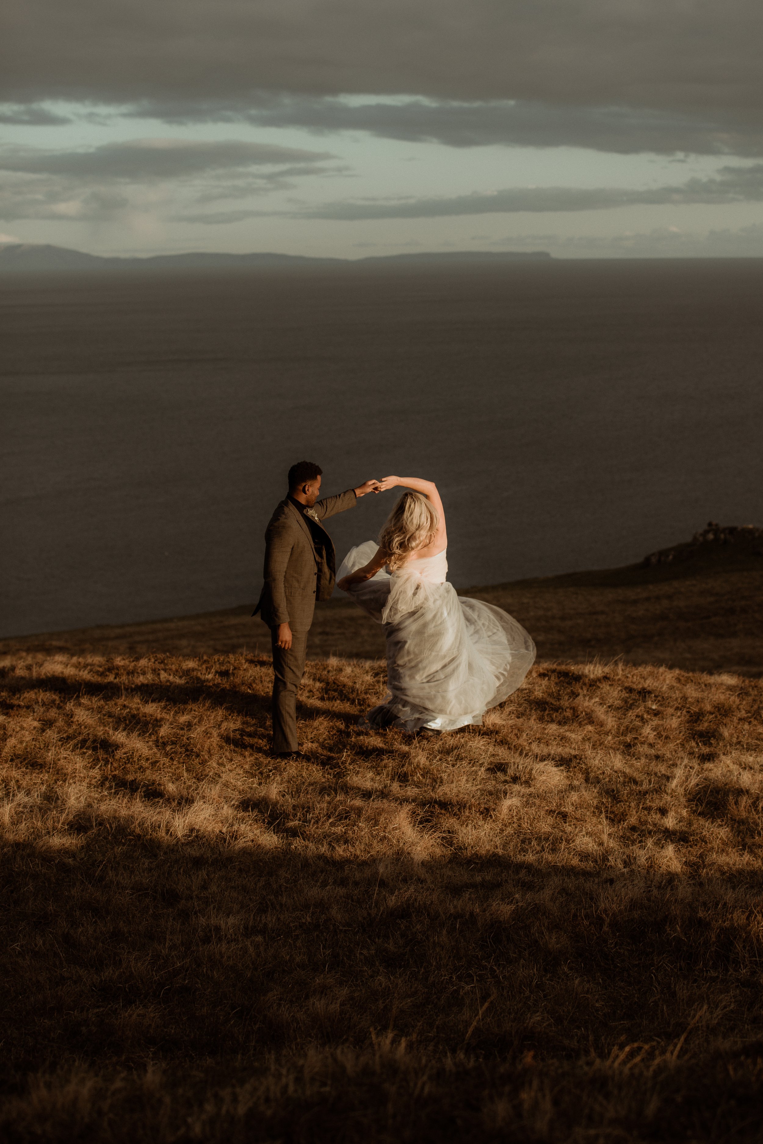 bride-and-groom-eloping-at-neist-point.jpg