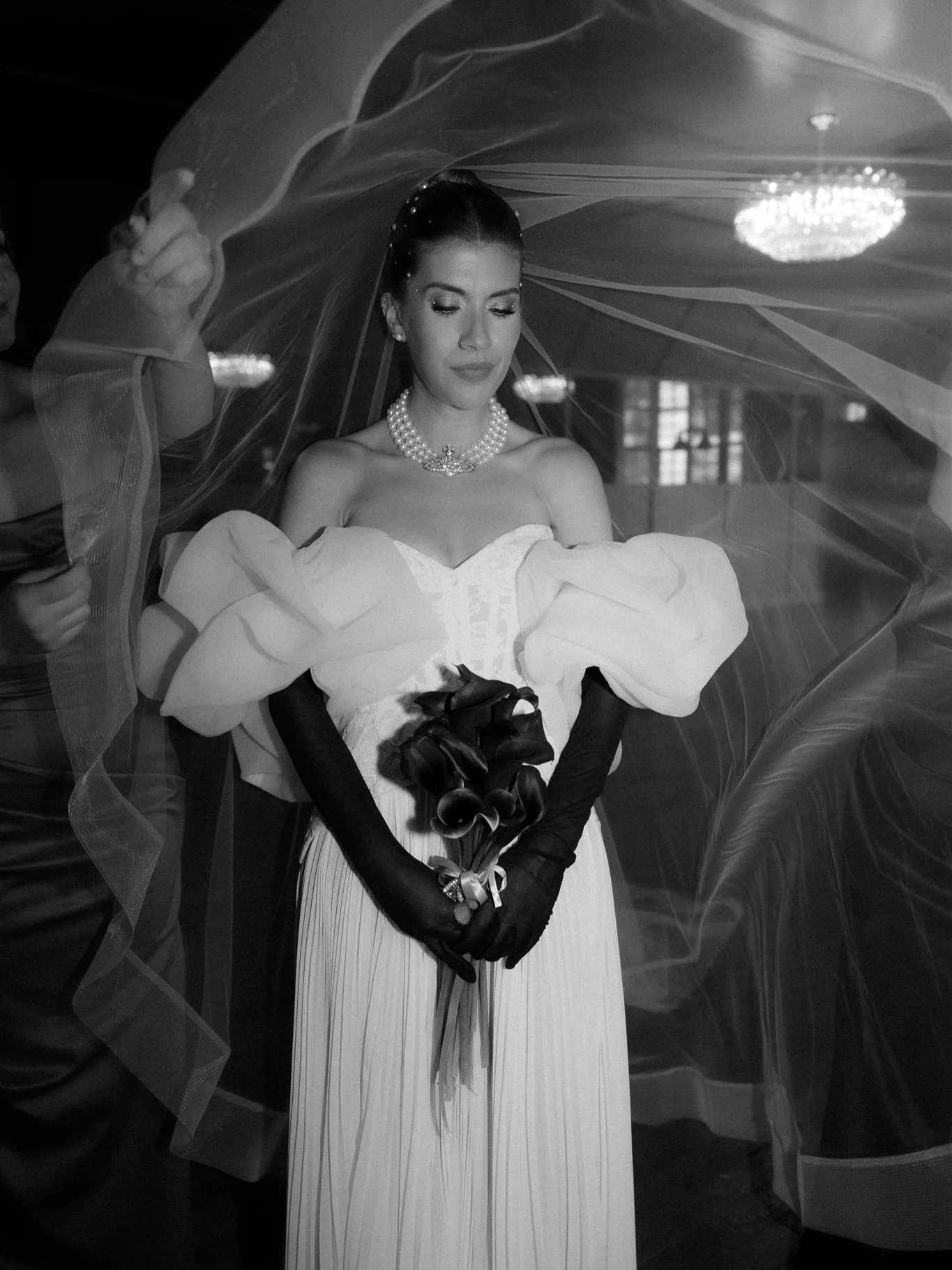 Limekiln, Sussex. Anna &amp; Scott&rsquo;s family focused and fashion-forward wedding. 

Huge thanks to my lovely friend @kittyclarkphotography for shooting alongside me. Such a dream day 🖤. 

West Sussex wedding photography. Limekiln wedding. Luxur