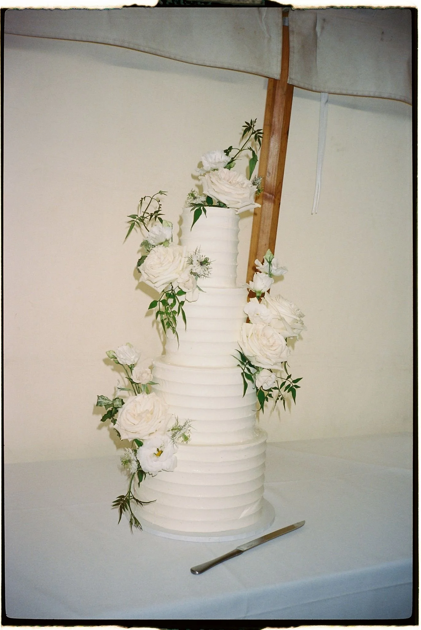 Elegant white wedding cake