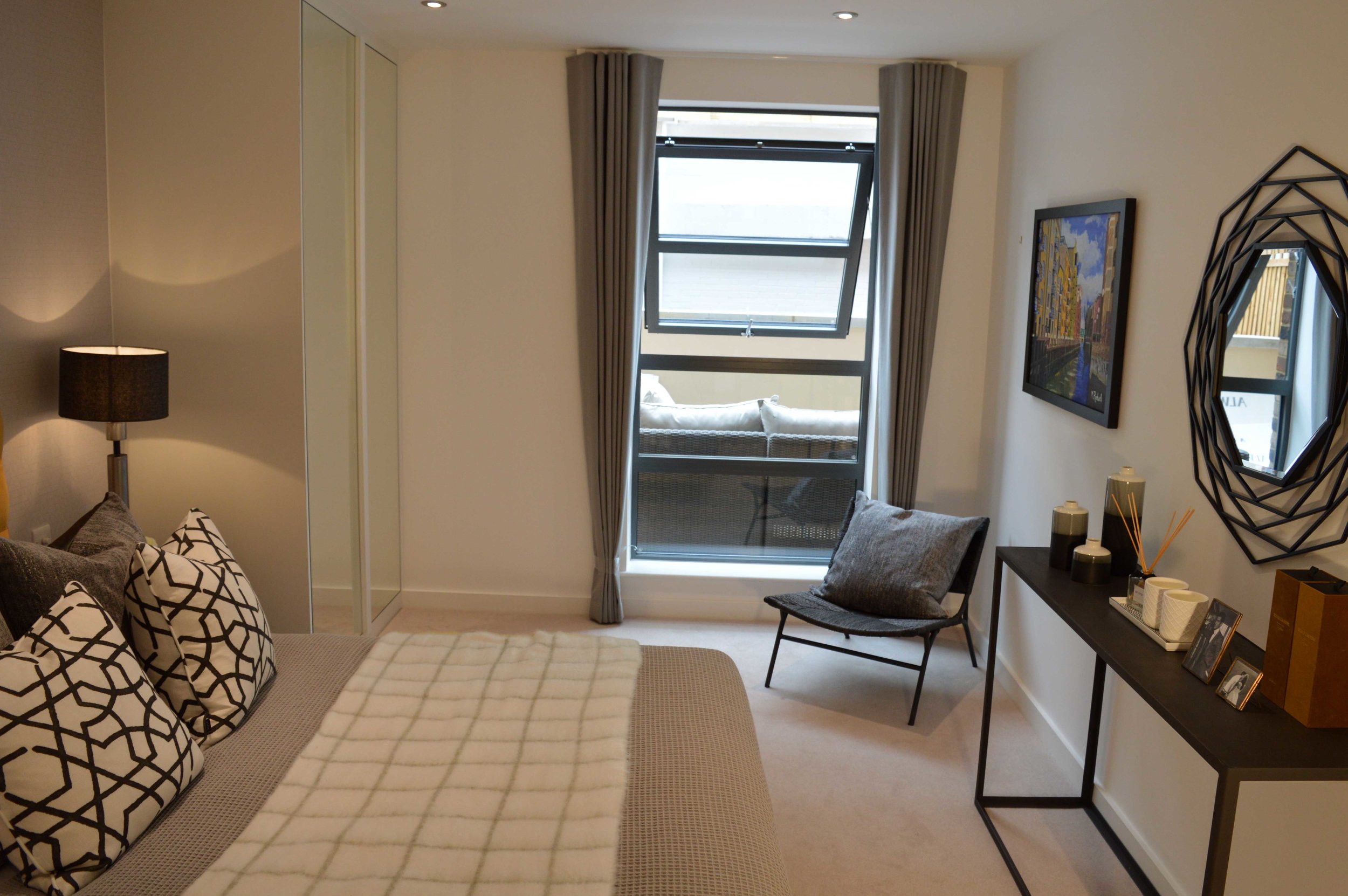 Beautiful Bedroom | St Saviours Wharf Painting