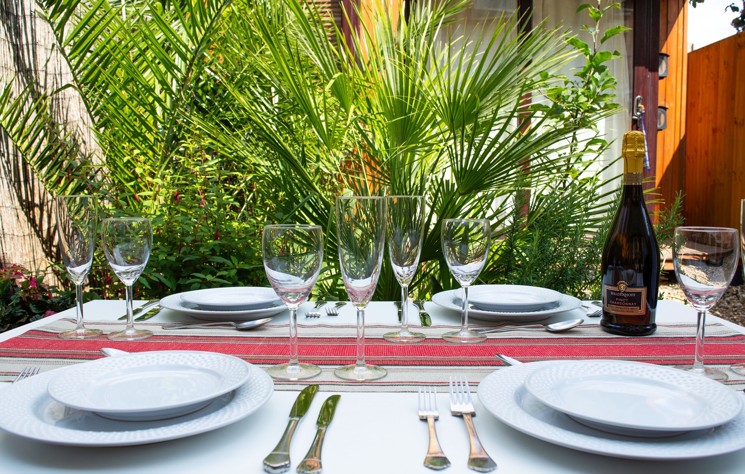 Boston table runner - Alfresco dining