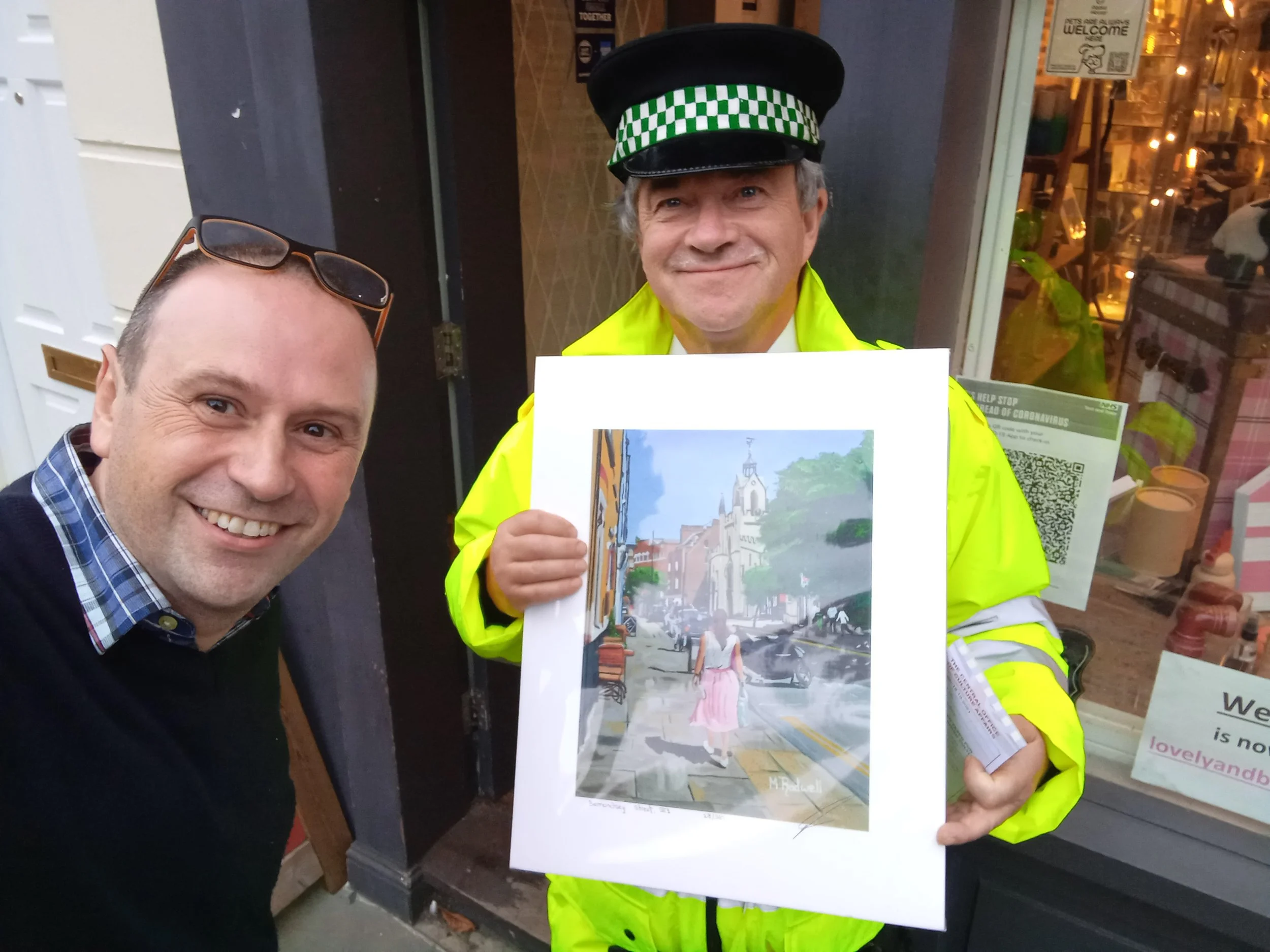 Harry Enfield promoting M.Rodwell Artwork on Bermondsey Street