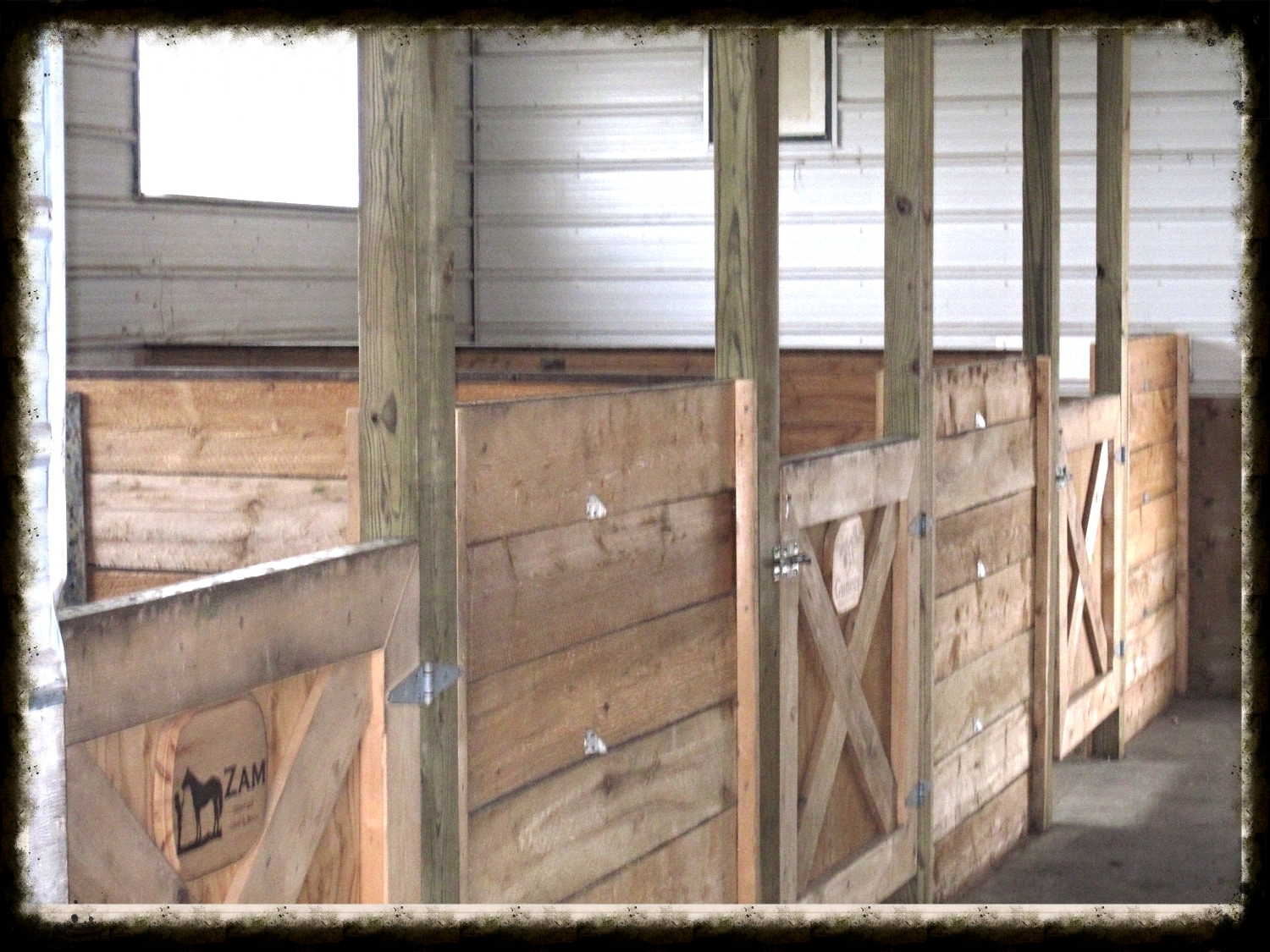  Three stall barn fitted with horse matting and a heated tack room. 