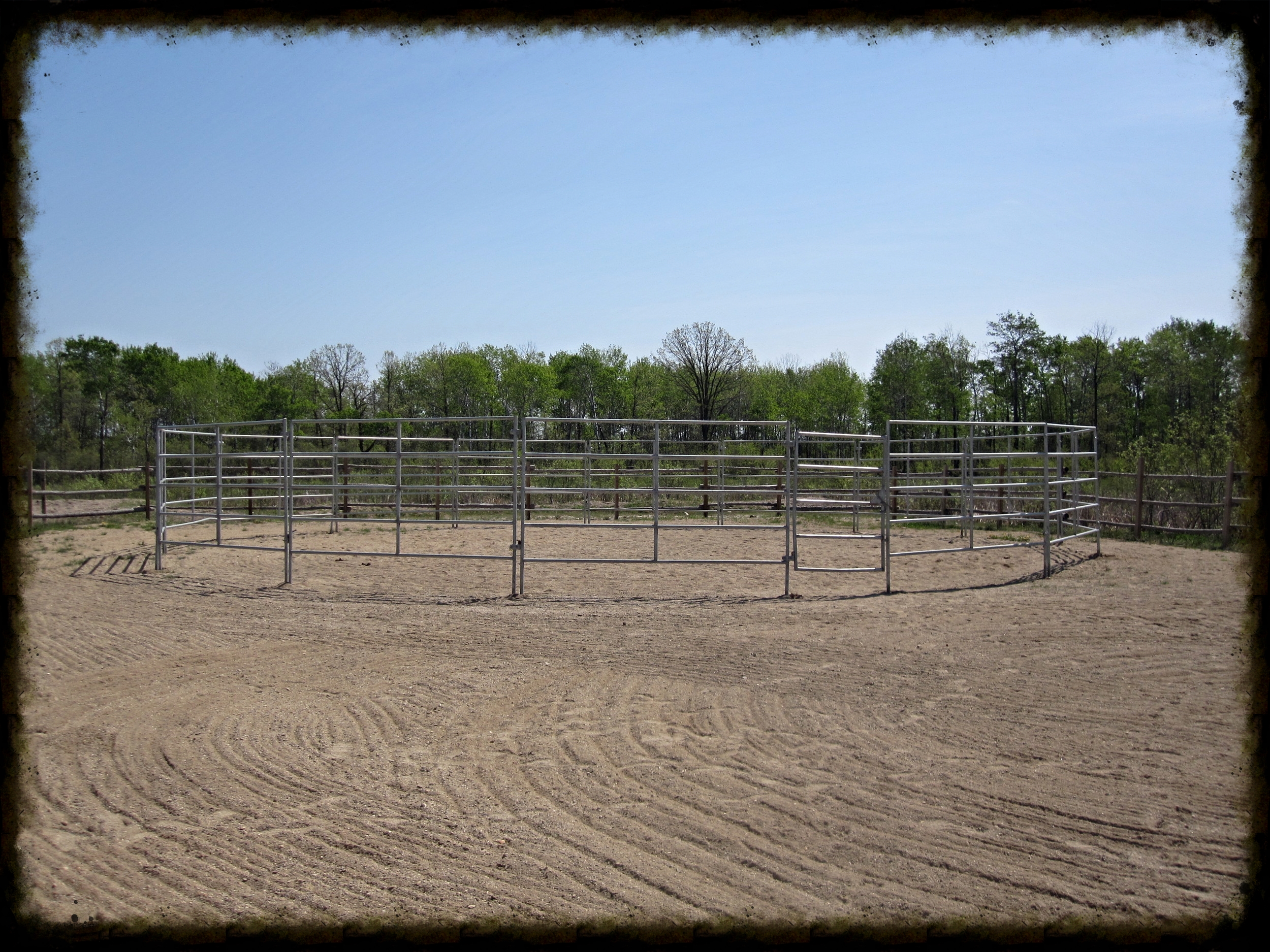  Custom made 60 foot&nbsp;round pen&nbsp; 