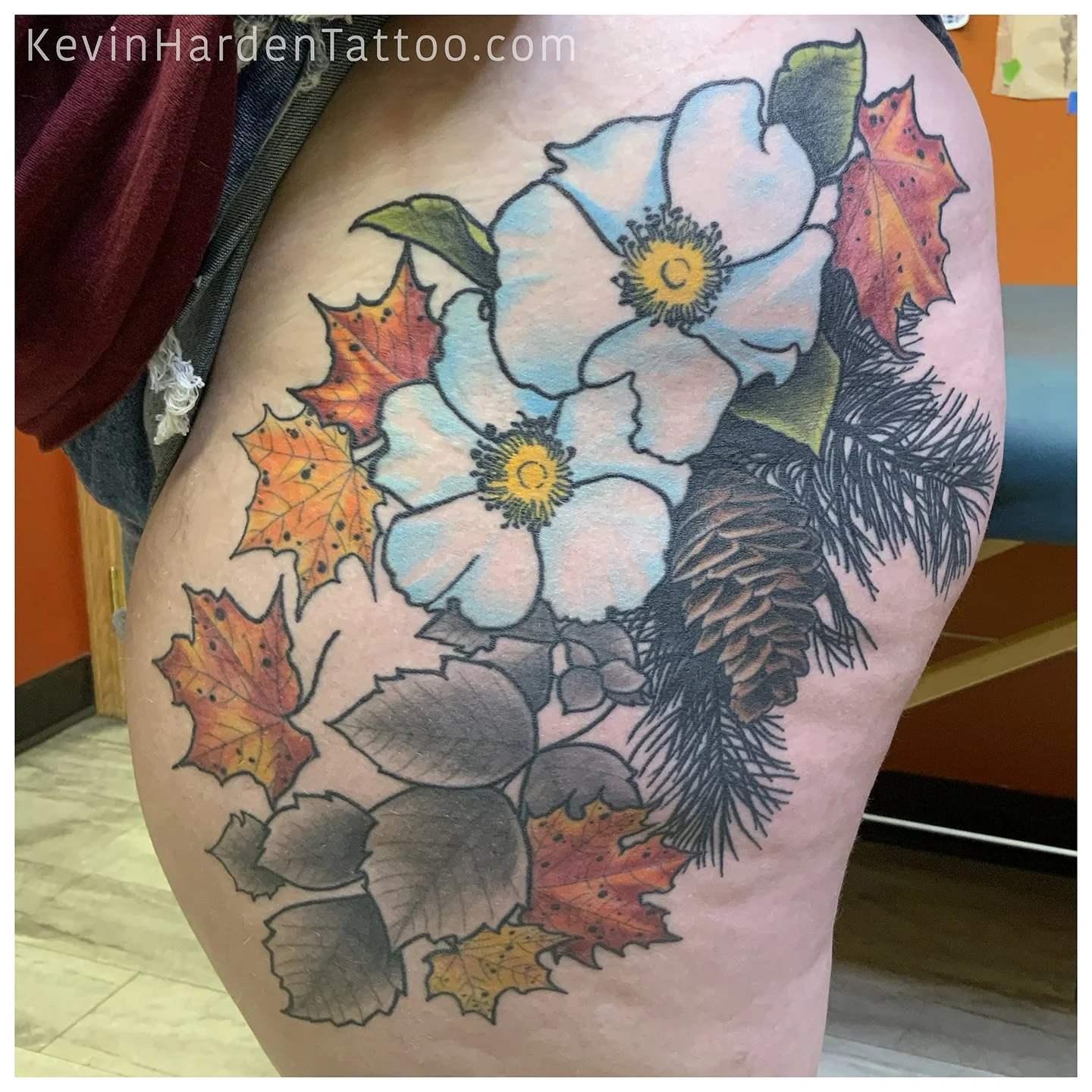 THigh.IVy.Pinecone.Alaska.tattoo.AKTATTOO.anchorage.studio.jpg