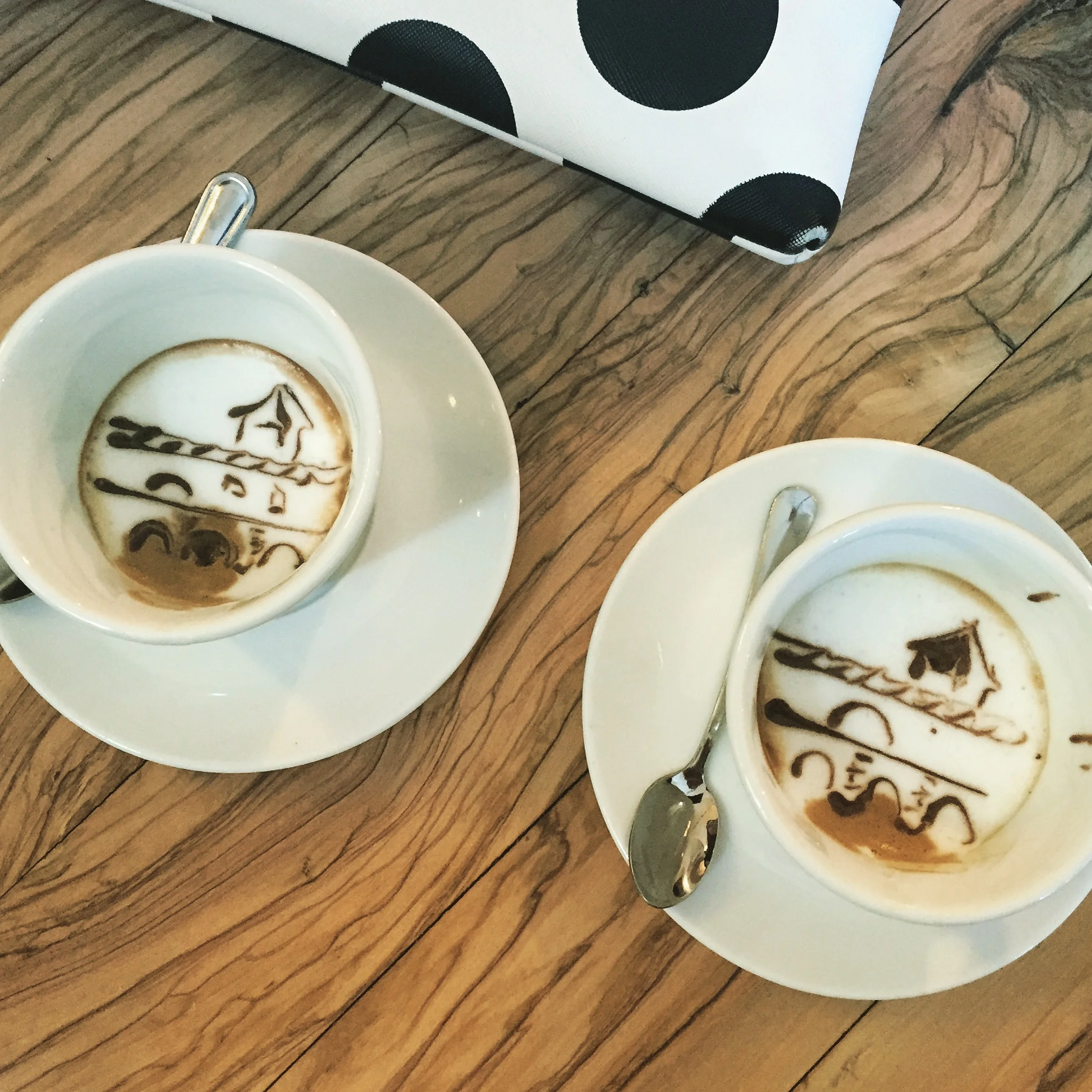 CAFE IN FIRENZE - PHOTO BY TRAVEL ITALIAN STYLE