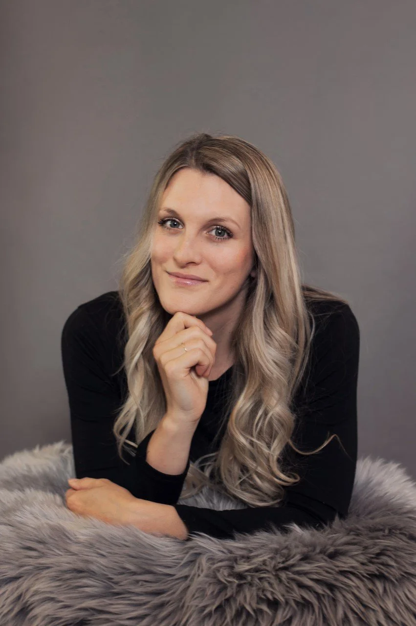   SYDNEY RAEBURN-POWER   Sydney has an English degree and Master of Public Policy from the University of Toronto. She currently works for the Government of Ontario as a Senior Policy Analyst and lives in Toronto with her husband and two young boys.  