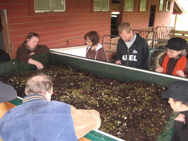 Master Recyclers Dig Hanging with the Worms at PCC Rock Creek