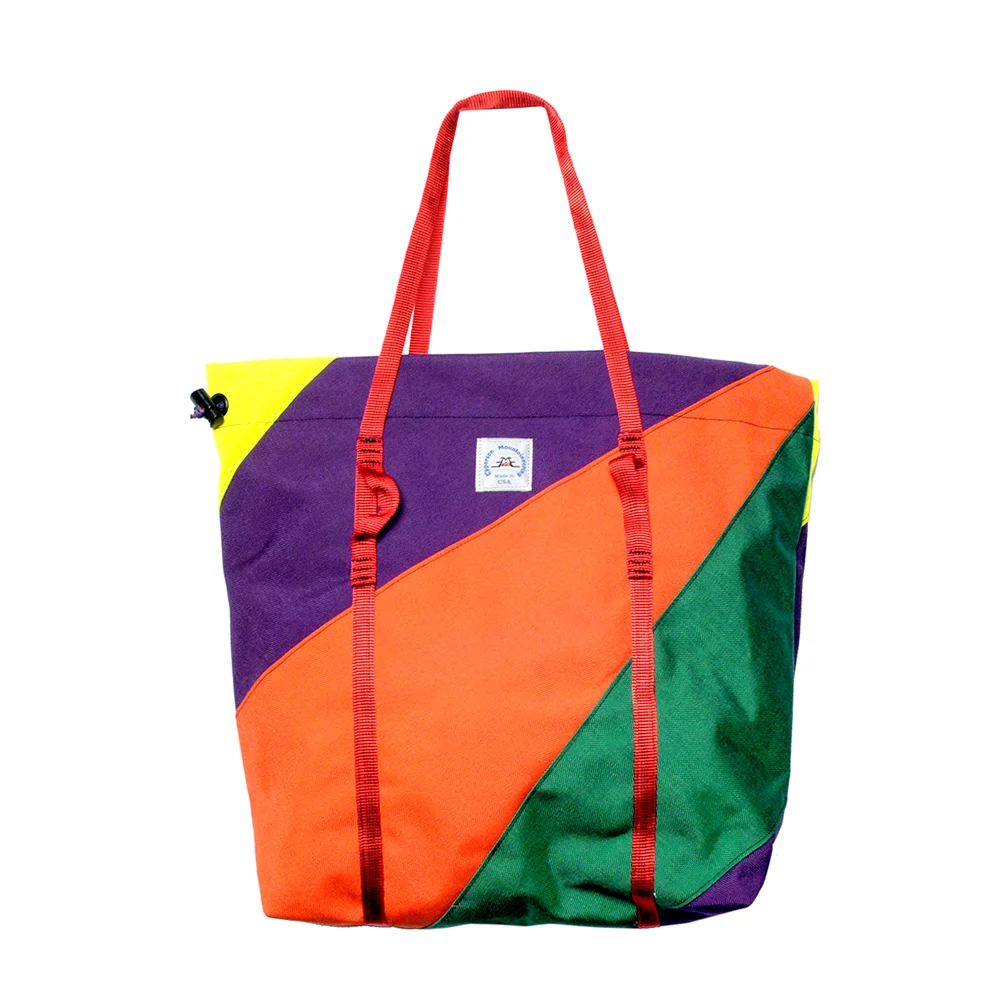 EQ243801-LEISURE-TOTE,-CRAZY-1.jpg