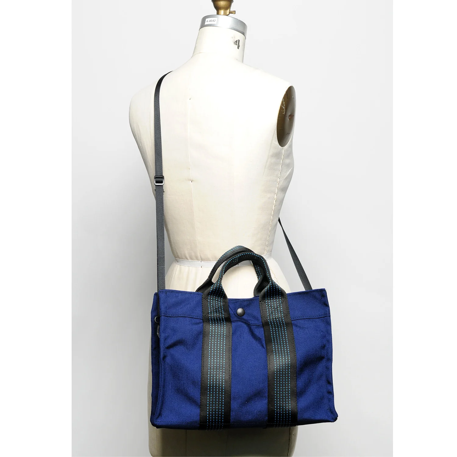 EQ213303-HAND-BAG-(SHOULDER-STRAP),-MIDNIGHT.jpg