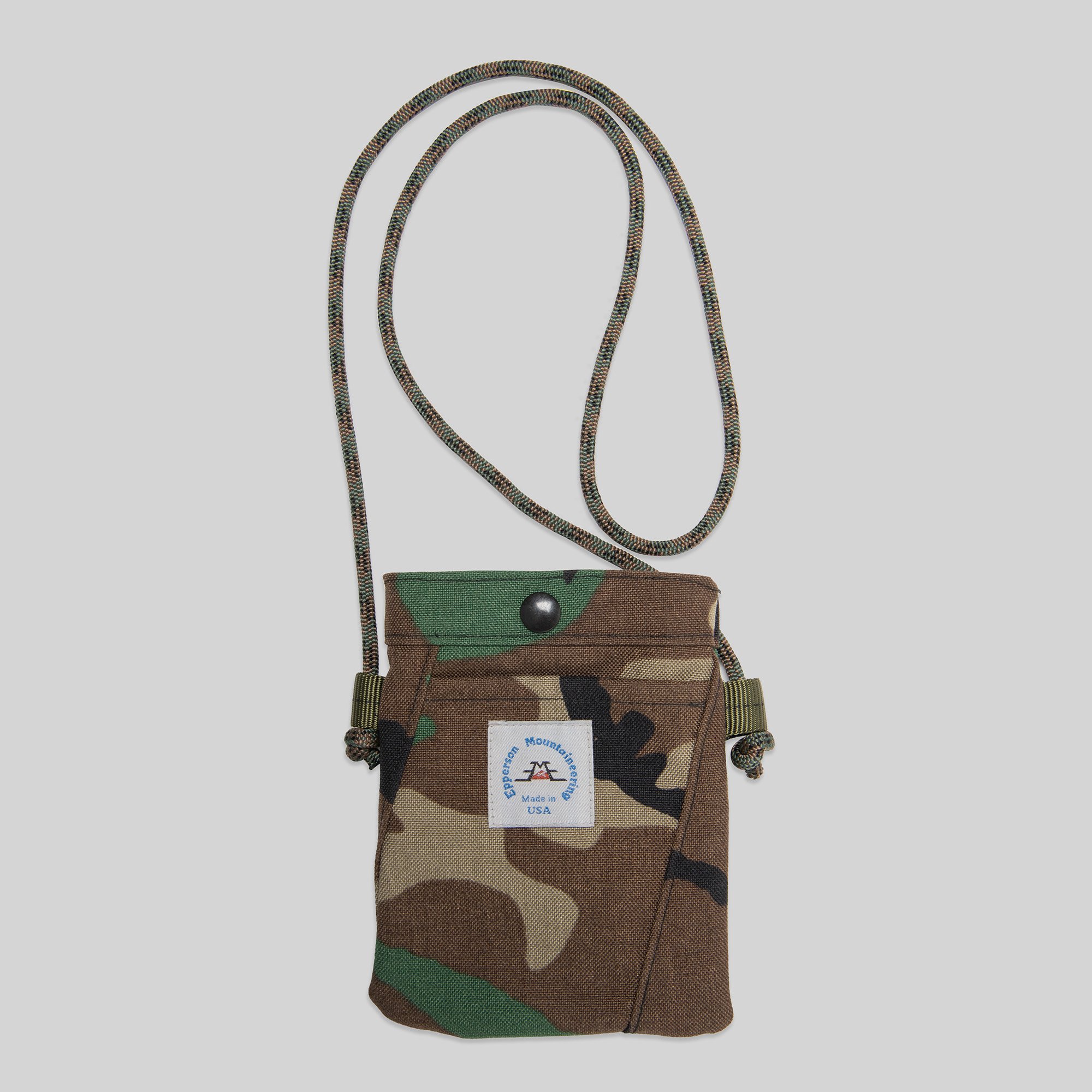 sacoche camo.jpg